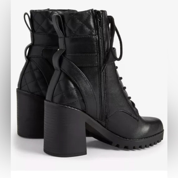 EXPRESS black mid ankle lug combat boot. Lace up & heel NEW pd $106 w/t&s - Picture 11 of 11